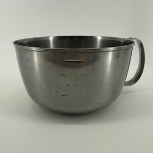 Vintage West Bend 3 Qt Stainless Steel Mixing Bowl Measuring Bowl w/ handle USED